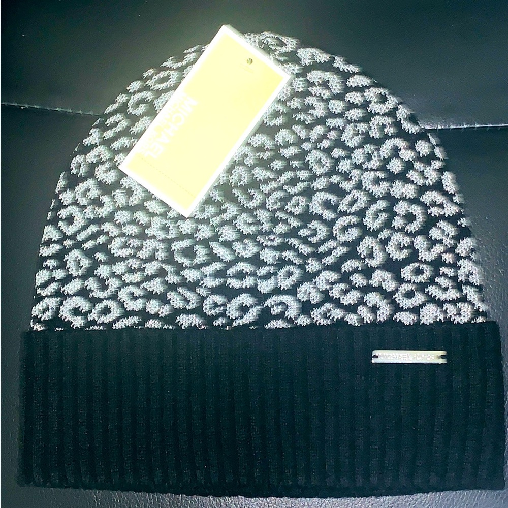 Michael Kors Beanie Silver Shimmer Leopard Print